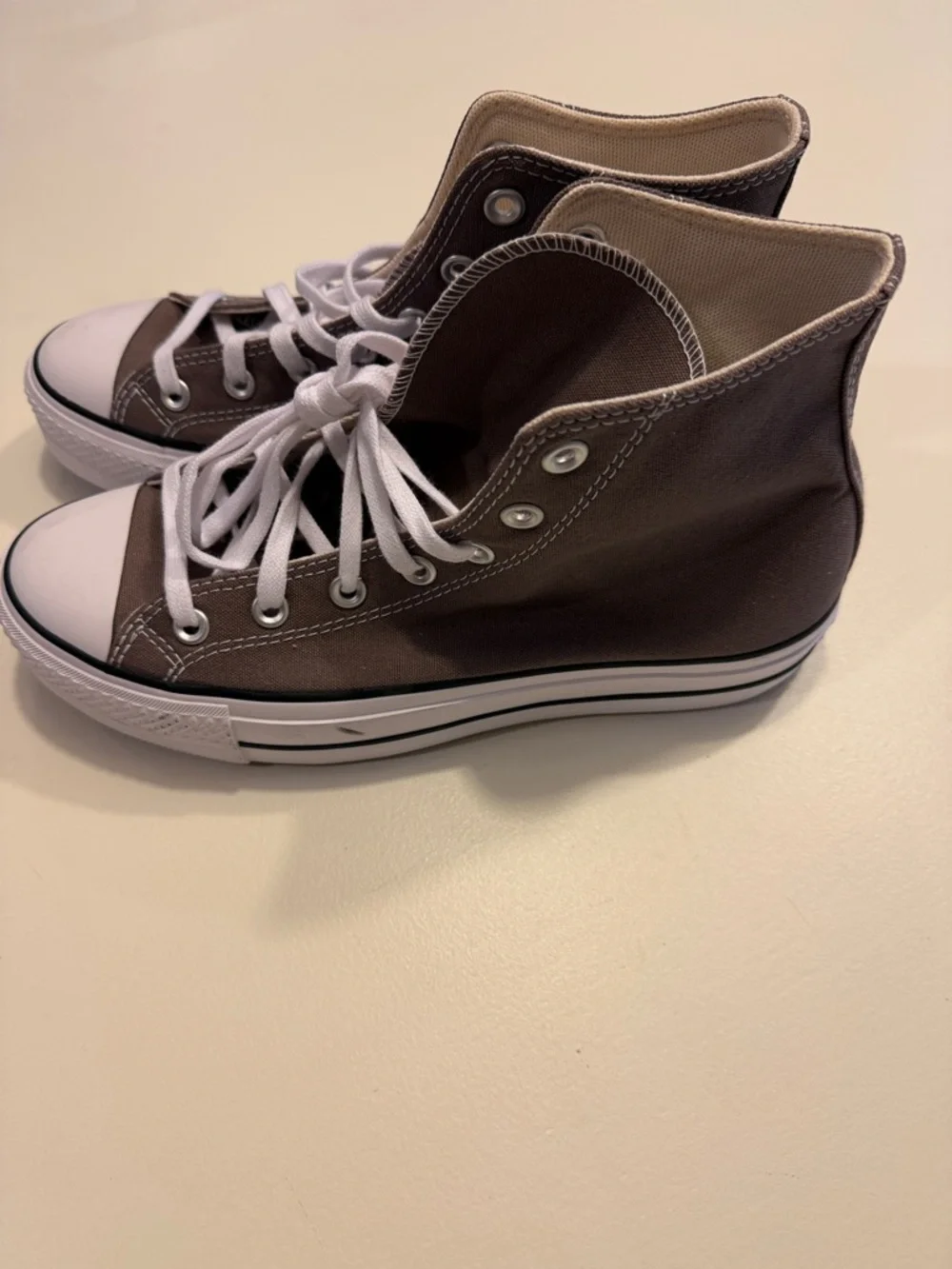 Converse High-Top Canvas Sneakers in Brown and White Sz 9. NWOB. Box42 - Picture 1 of 6